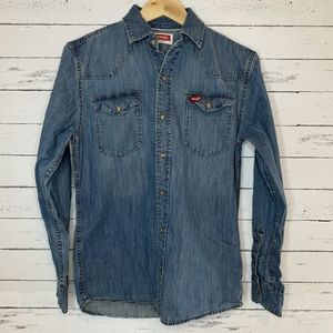 Denim shirt Wrangler Snap button up.